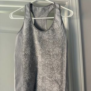 Fabletics active top